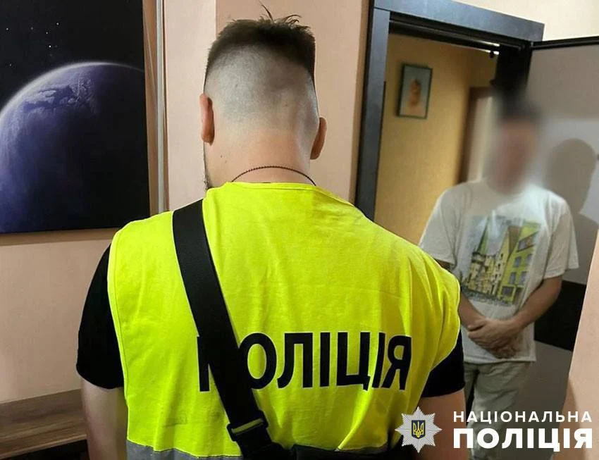 Обчистили картки померлих на майже мільйон гривень