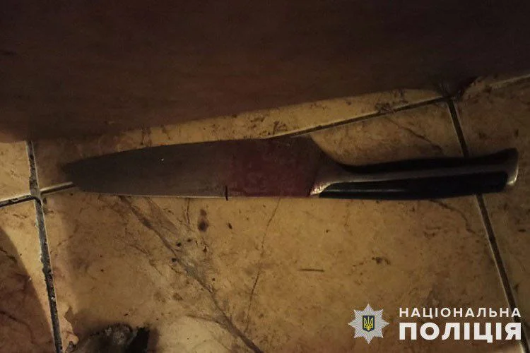 Тернопільська область: 20-річний хлопець на своєму дні народженні порубав друзів сокирою
