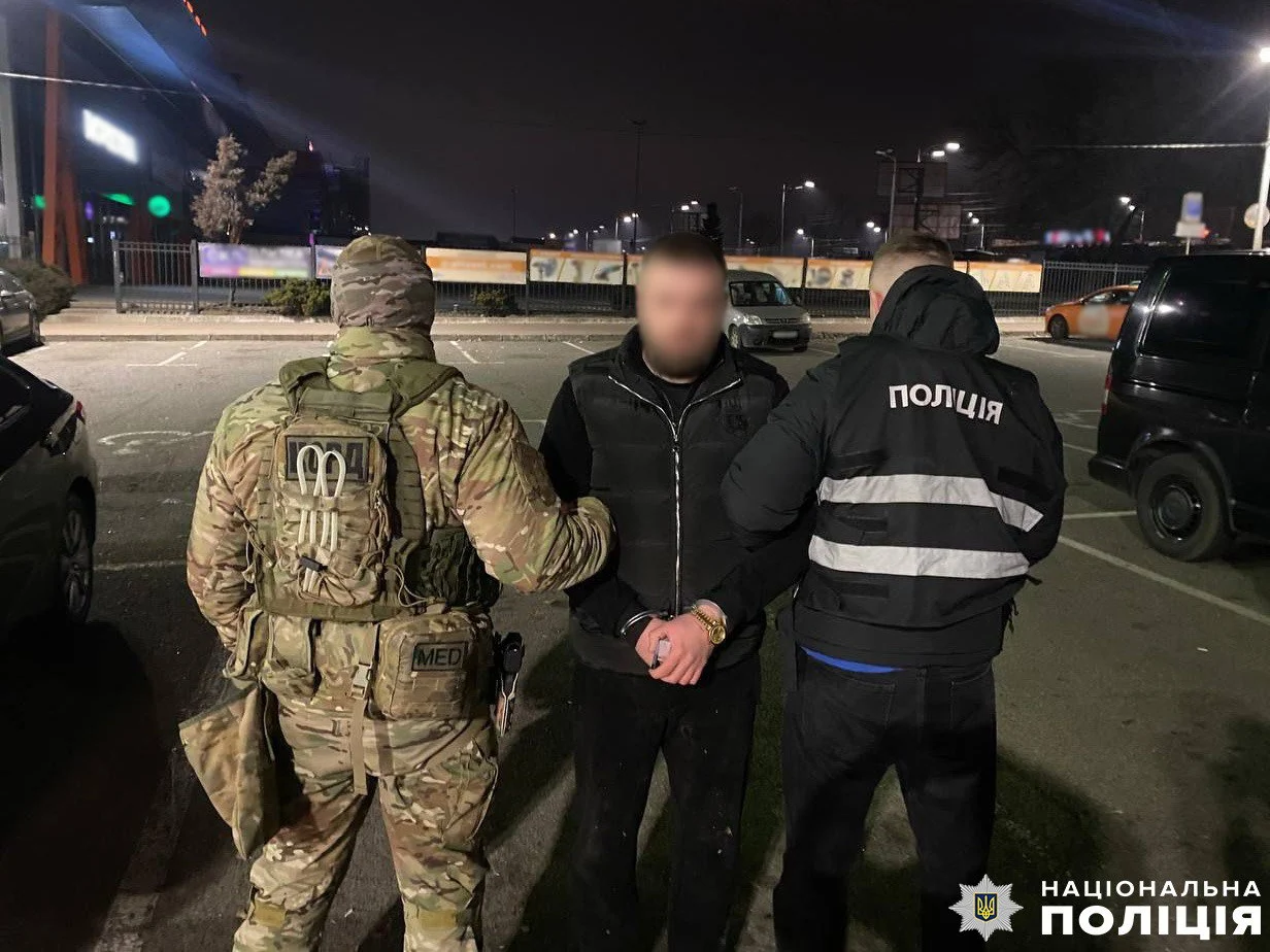 На Чернігівщині затримали групу озброєних зловмисників, які «підрізали» автобус із військовими та вимагали хабарі
