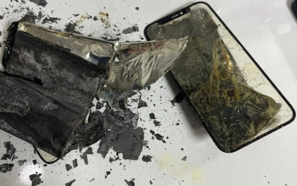 У Луцькій школі вибухнув iPhone прямо в руках учня