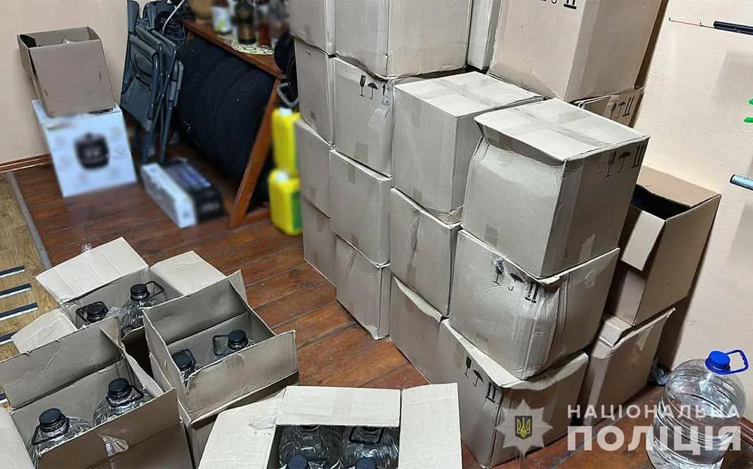 У Житомирі викрили підпільний «цех» із виготовлення алкоголю