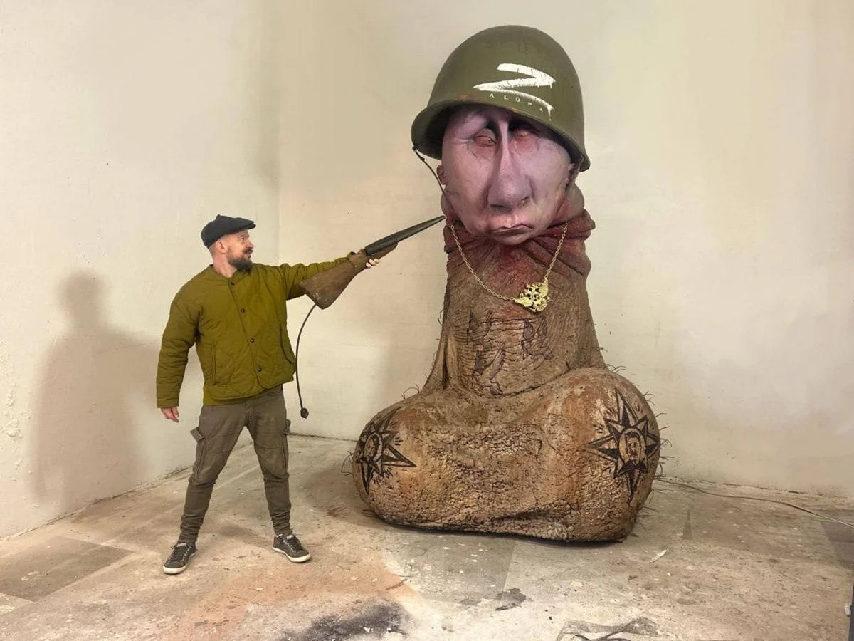 У Литві встановили скульптуру путіна у вигляді статевого члена