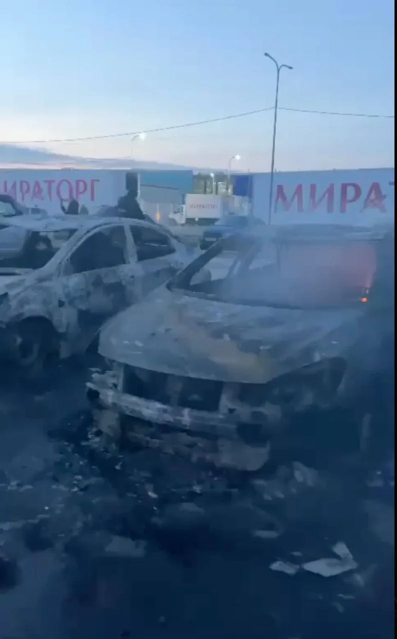 На болотах справжнє пекло: масована атака дронів по рф, вибухало і в москві