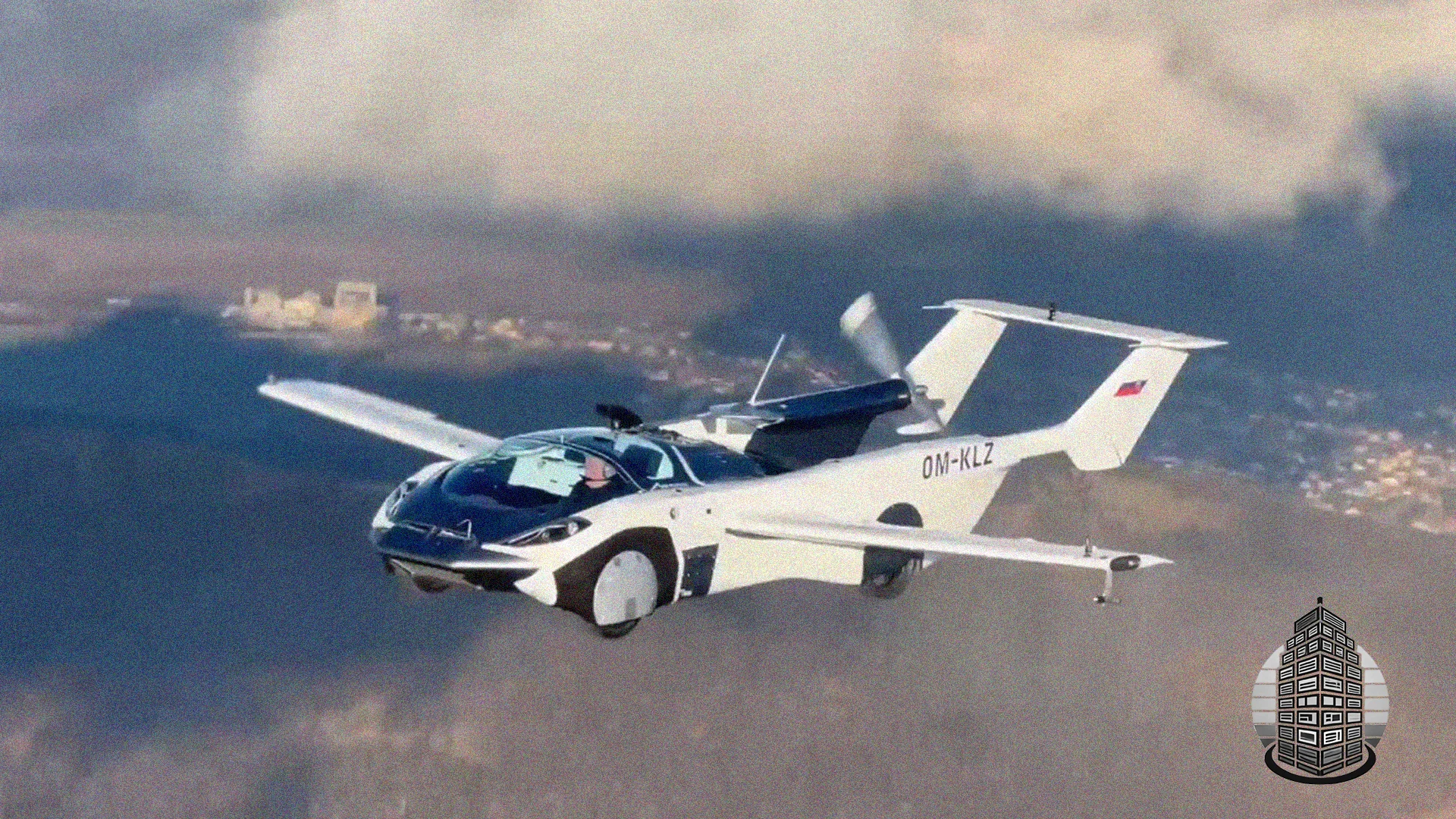 Літаючий автомобіль за $800 000: словацький AirCar 2 готовий до масового виробництва