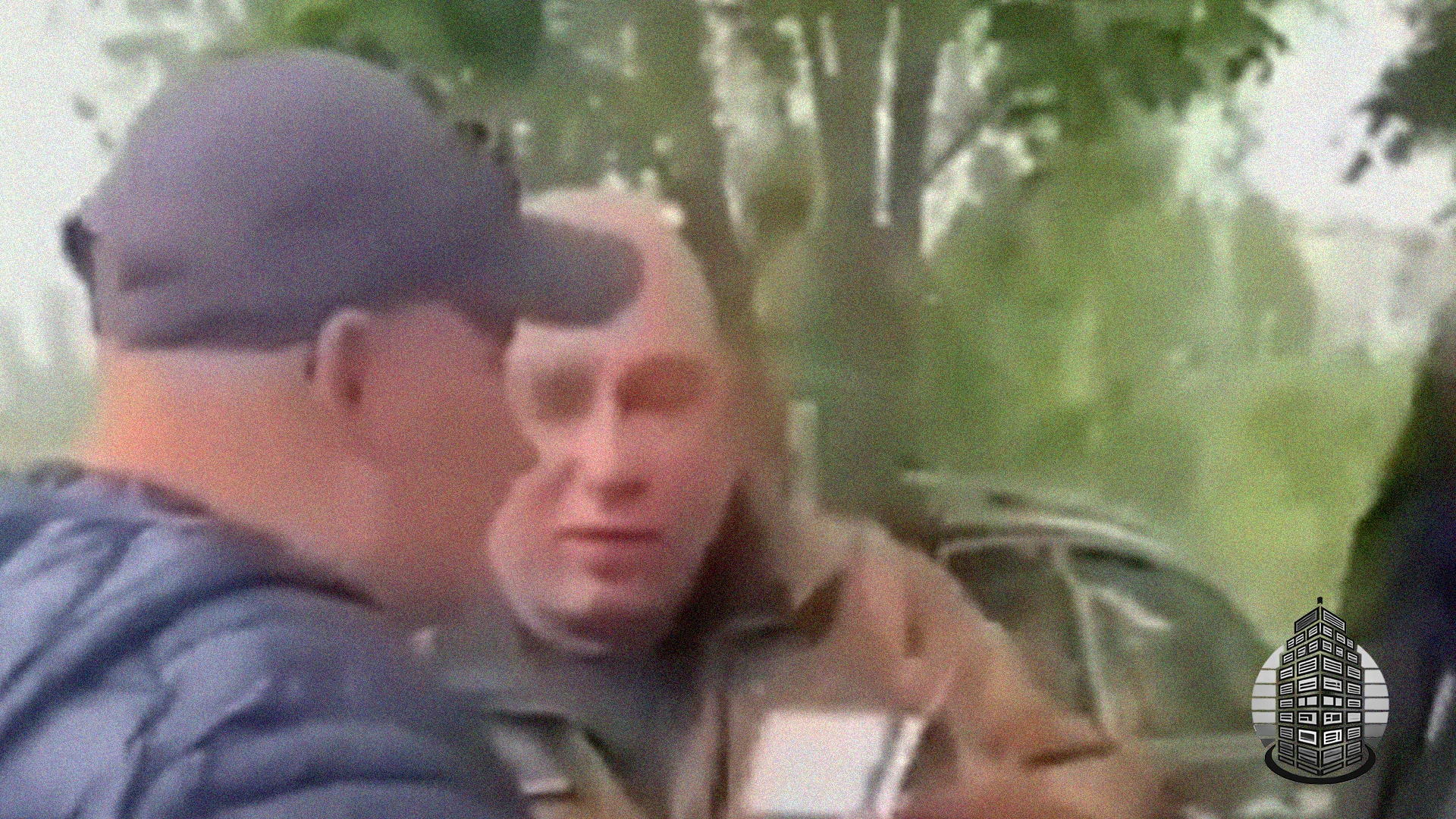 У Києві чоловік у військовій формі на авто проїхався дитячим майданчиком, а потім наїхав на цивільного