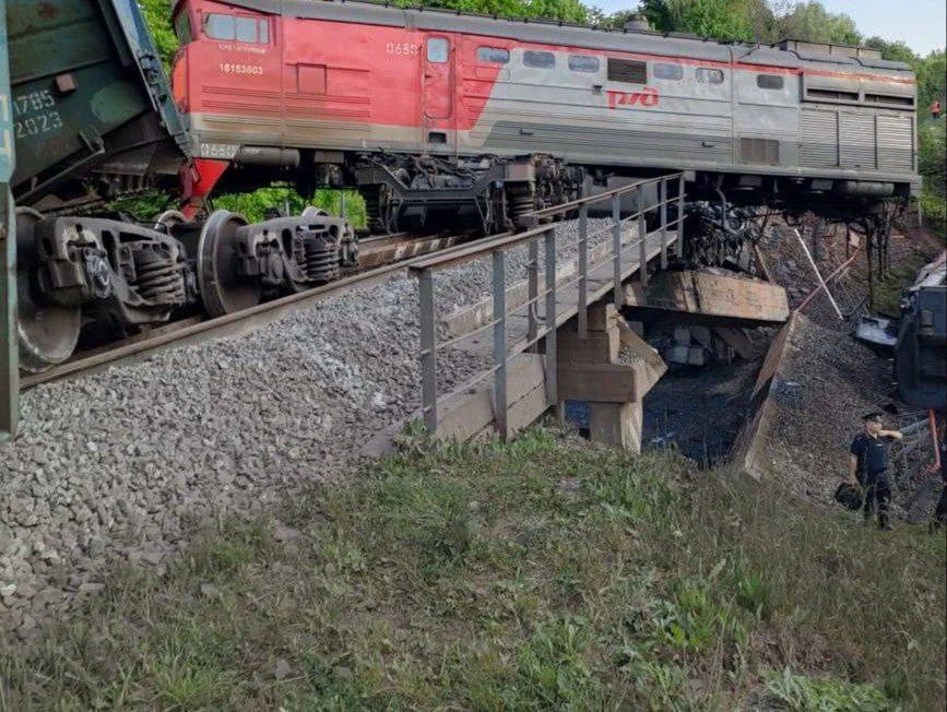 У Росії повідомили про підриви мостів у Брянській та Курській областях: загинули 7 людей
