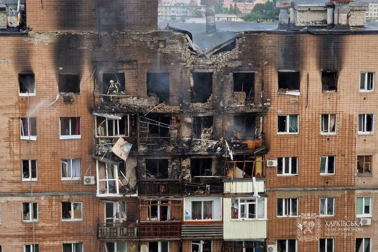 53 Шахеди, 4 КАБи та ракета поцілили у Харкові, зокрема, в 18 багатоповерхівок та 13 приватних будинків
