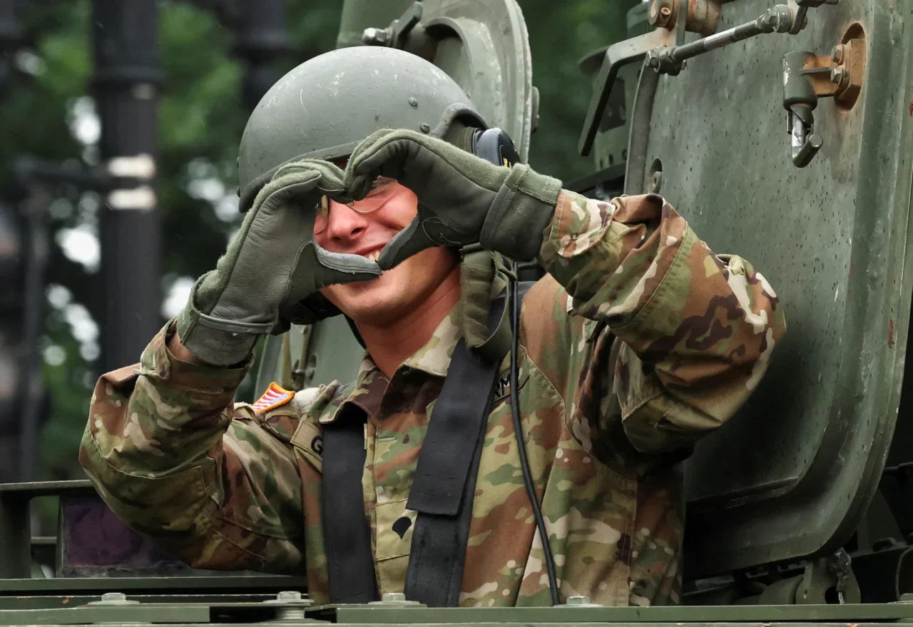 У Вашингтоні відбувся великий військовий парад з нагоди 250-річчя Армії США та дня народження Дональда Трампа