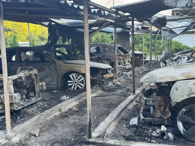 Ракетний удар по Дніпру: є загиблі та поранені, пошкоджено багатоповерхівку та промислові об’єкти