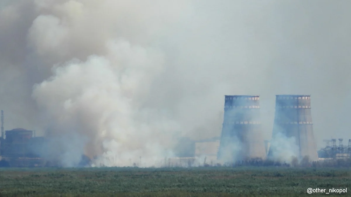 Сильна пожежа на ЗАЕС: гасіння неможливе через мінування берегової лінії