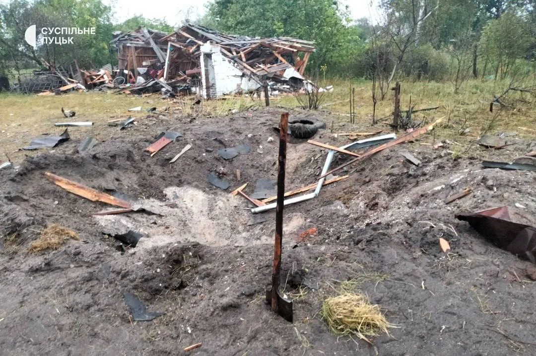 На Волині авіаційний боєприпас впав на житловий будинок