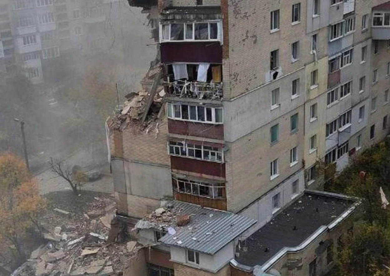 У Хмельницькому стався вибух у багатоповерхівці: є загиблі