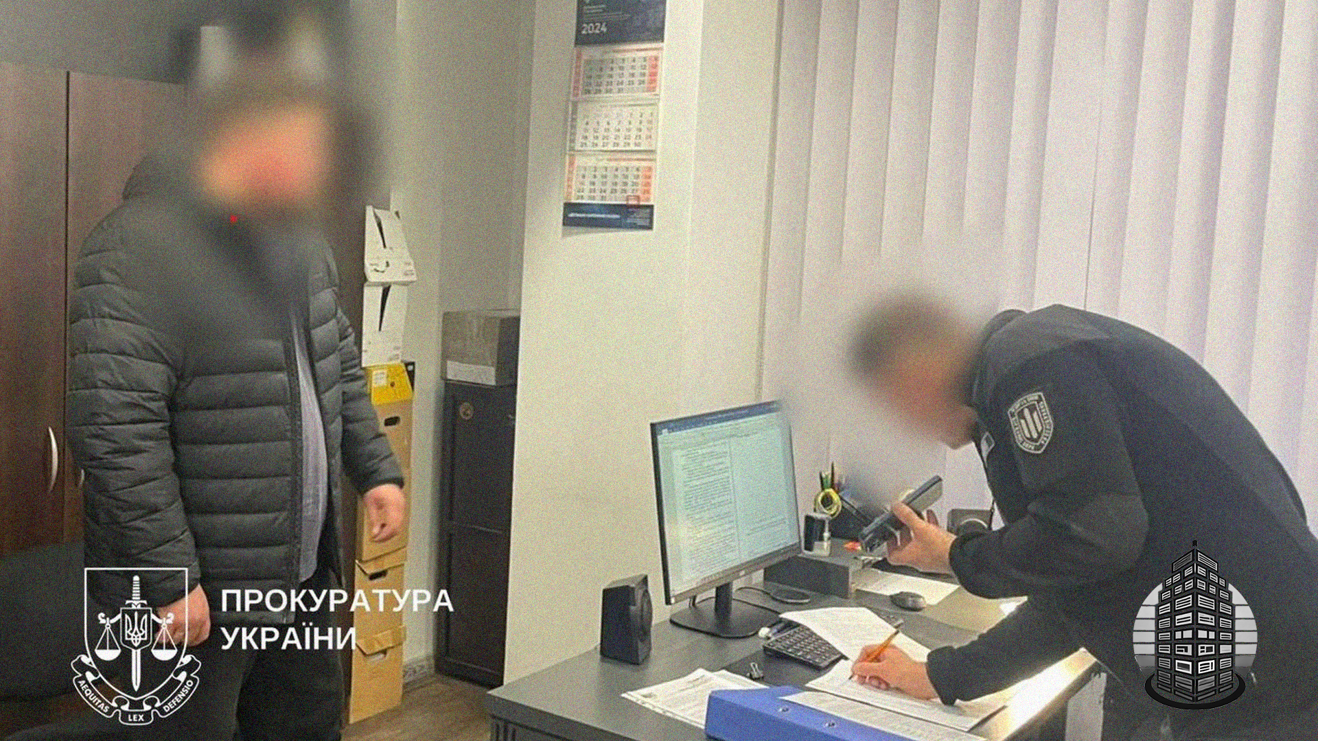 У Києві двоє поліцейських підозрюються в побитті чоловіка біля ТЦК — ДБР