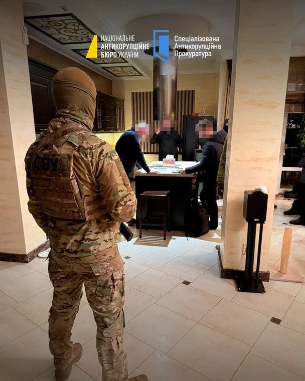 “Я тут що, б… баночка джину”: НАБУ оприлюднило відео обшуків у справі нардепки Ганни Скороход