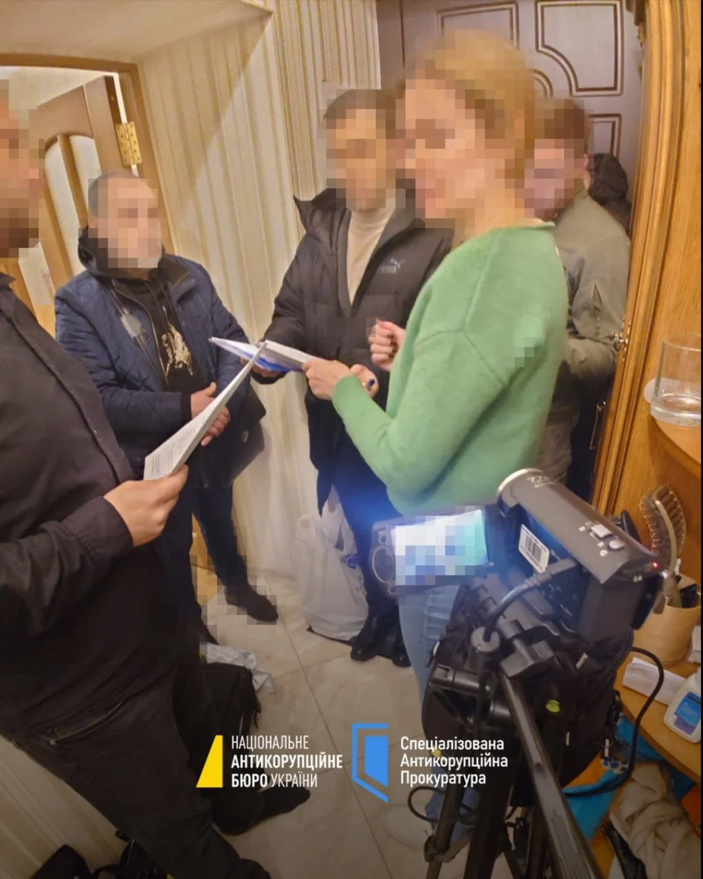“Я тут що, б… баночка джину”: НАБУ оприлюднило відео обшуків у справі нардепки Ганни Скороход