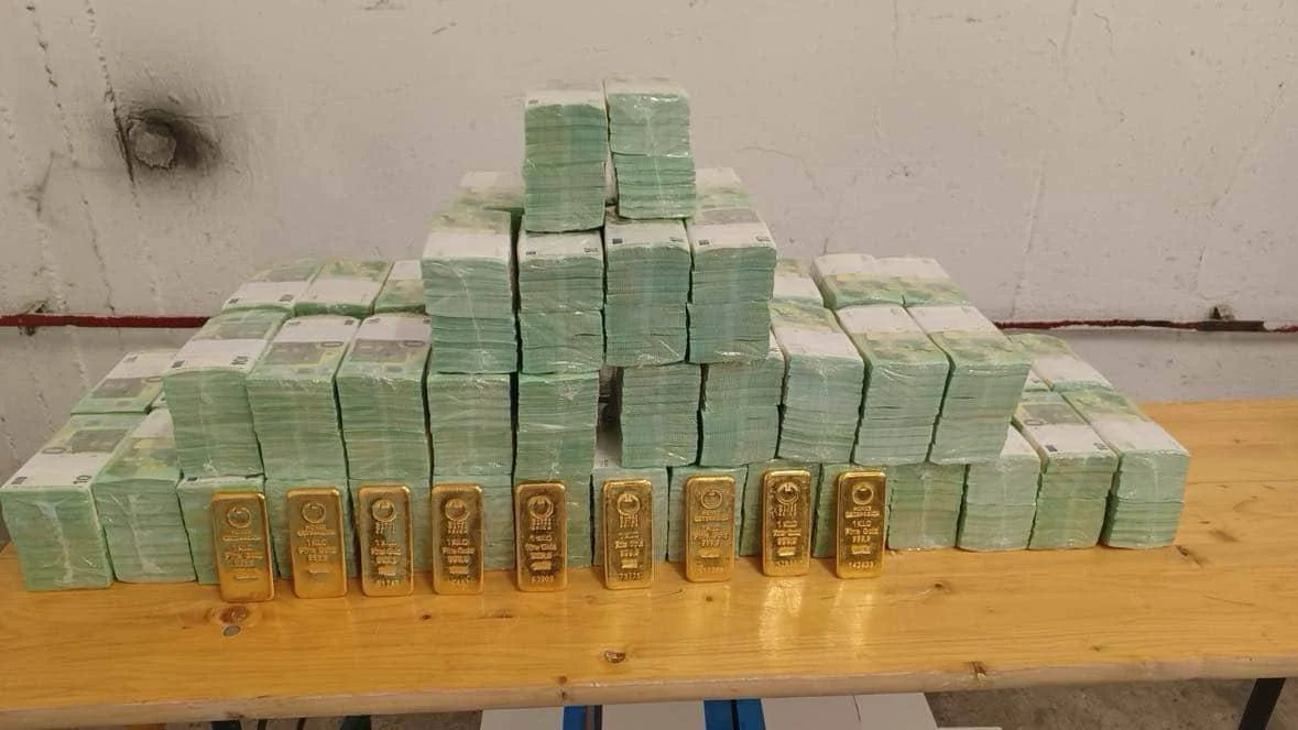 Інцидент з інкасаторськими авто в Угорщині: Україна заявила про затримання співробітників «Ощадбанку»