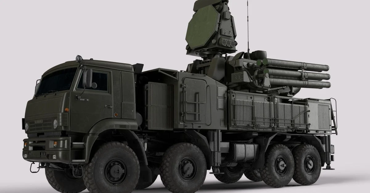 Високорозрядний військовий зенітний автомобіль з сучасною ракетною системою